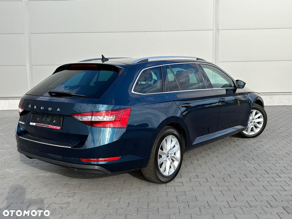 Skoda Superb Combi 2.0 TDI DSG Ambition - 9
