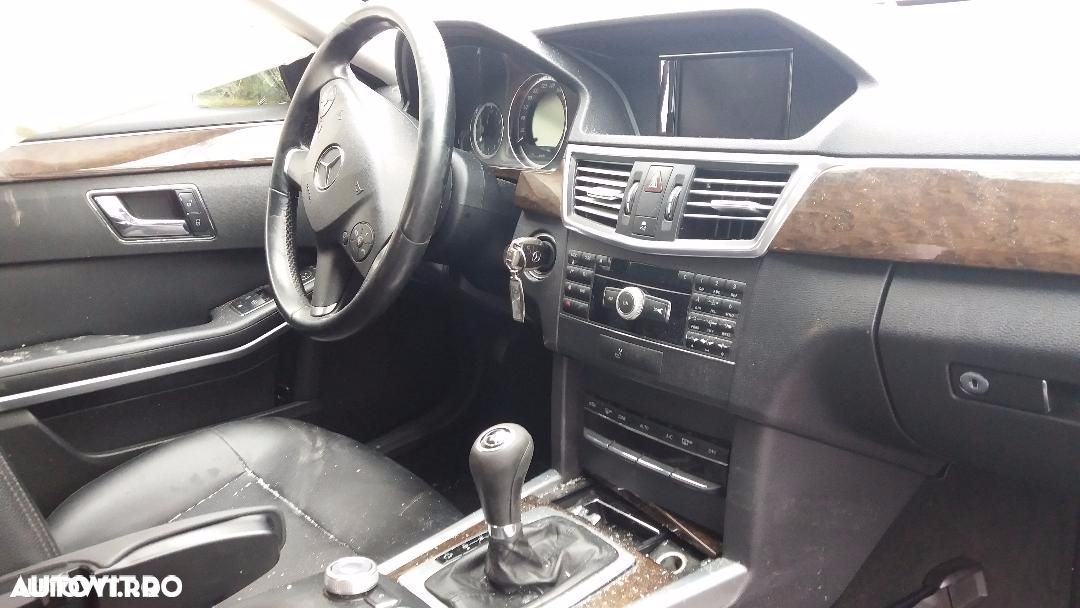 Plansa bord Mercedes W212 E classe Class 2011 - 1