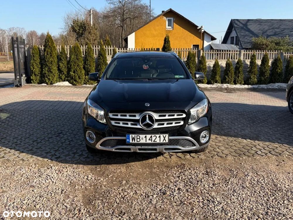 Mercedes-Benz GLA 250 4Matic 7G-DCT UrbanStyle Edition - 3