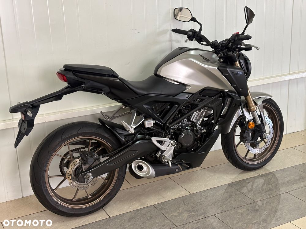 Honda CB - 4