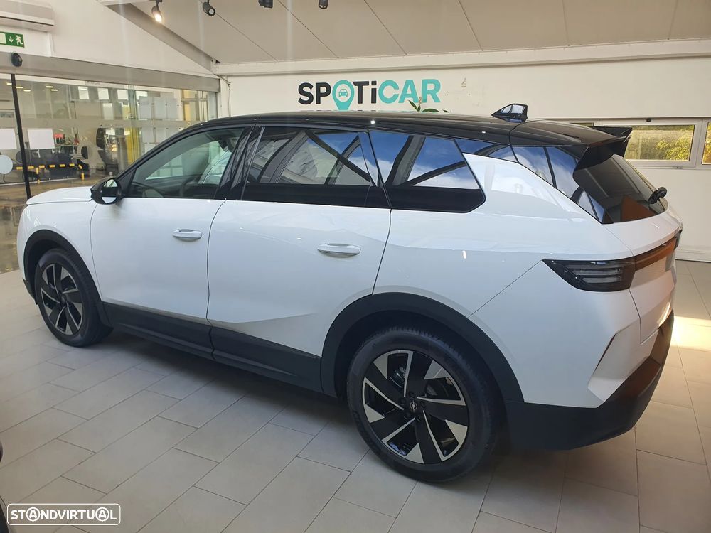 Opel Grandland 1.2 Hybrid GS eDCT - 2