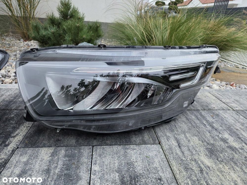 IVECO DAILY LIFT Kompletne Lampy przód Full Led 05802711799 05802711800 - 3