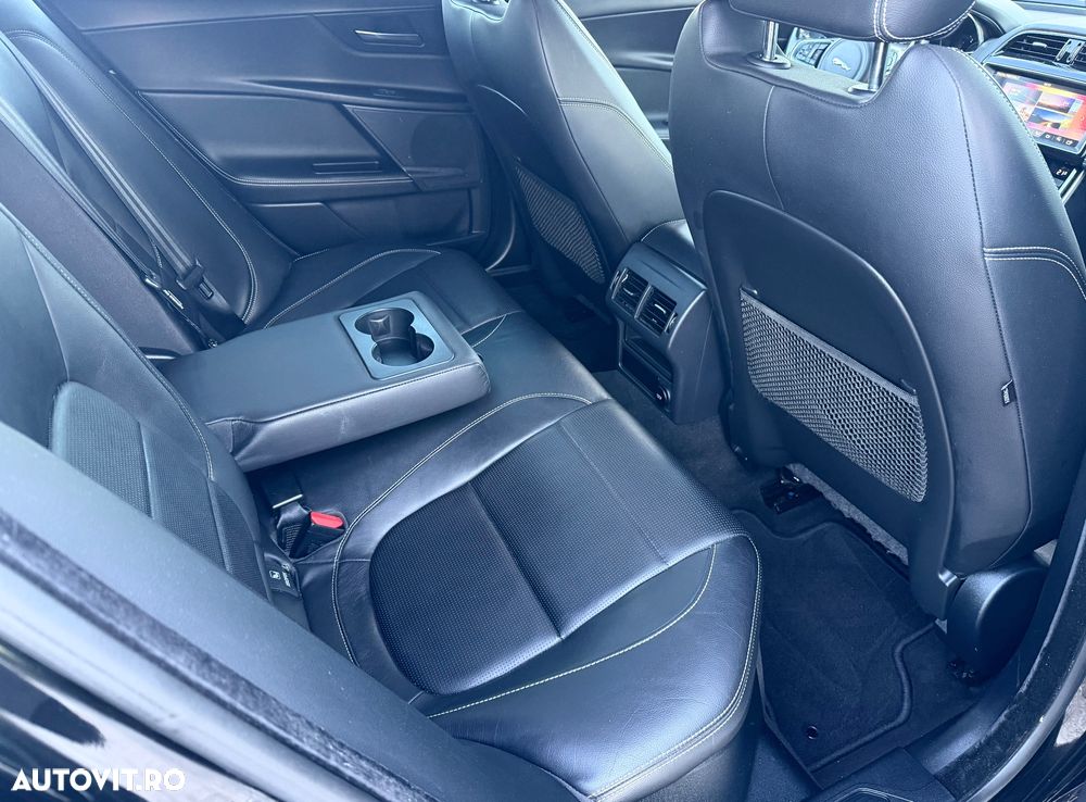 Jaguar XE 20d Aut. R-Sport - 13