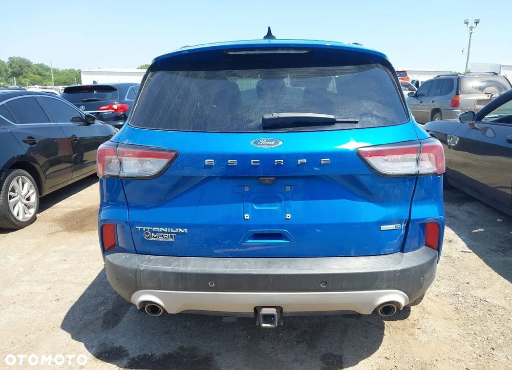 Ford Escape 2.0 EcoBoost AWD Titanium - 4