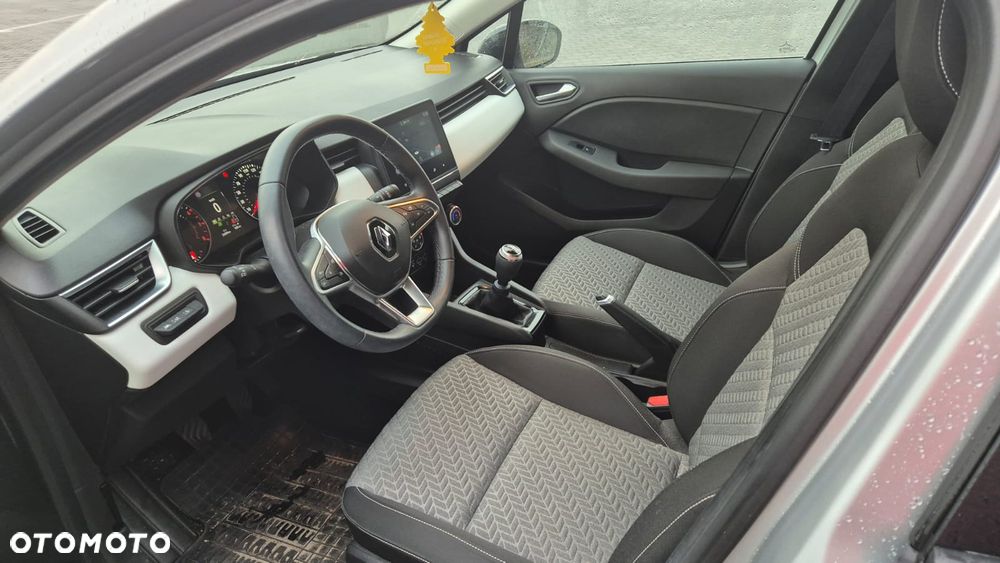Renault Clio - 10