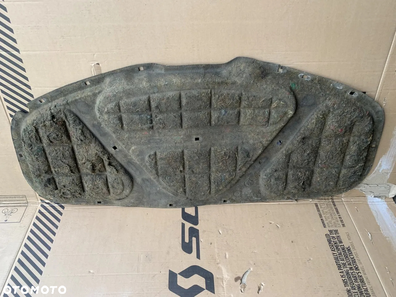 Wygłuszenie maski spinki oryginał Audi A4 B8 A5 - 5