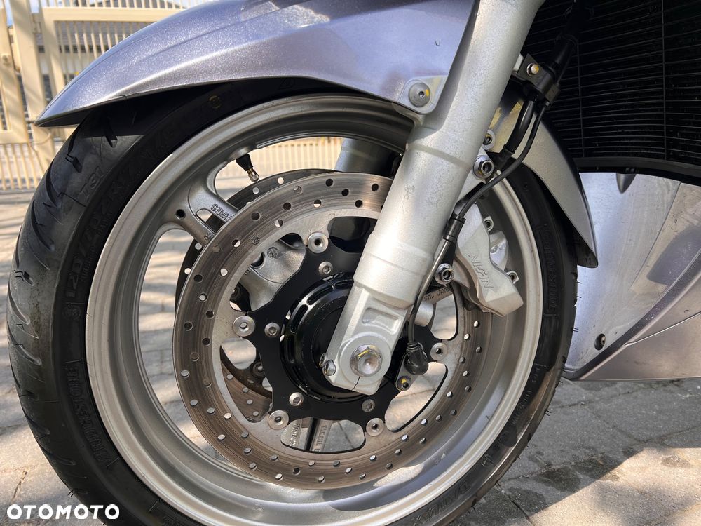 Yamaha FJR - 27