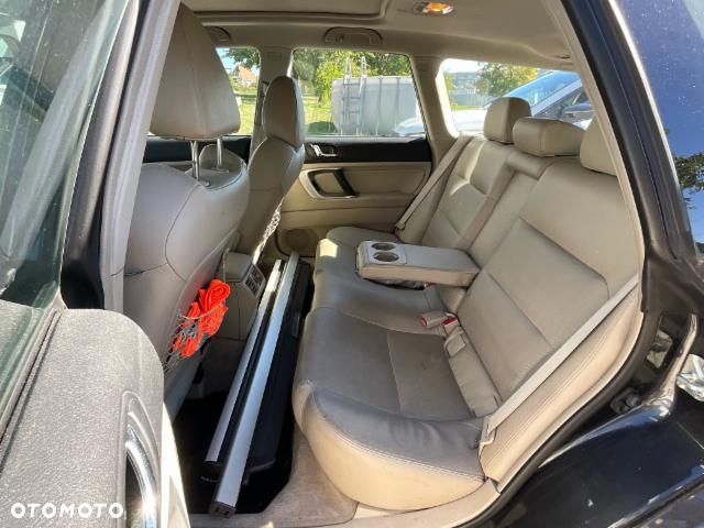 Subaru Legacy 3.0RE EXE - 17
