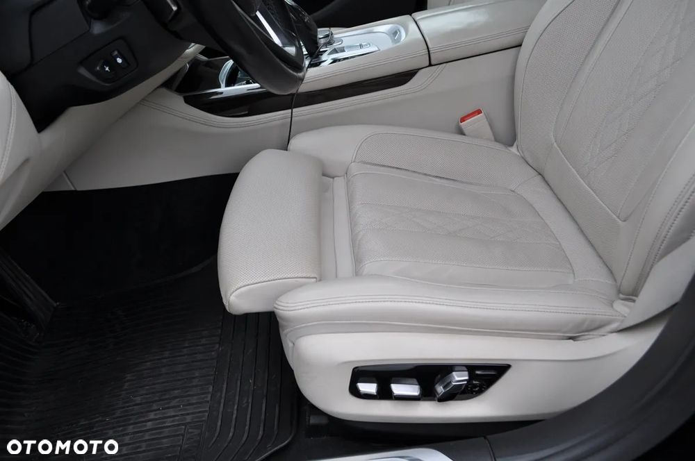 BMW Seria 7 750Ld xDrive - 15