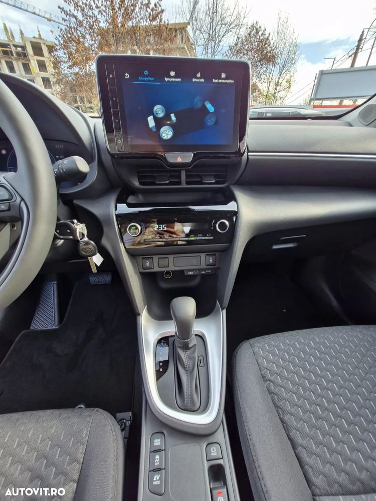 Toyota Yaris Cross - 19