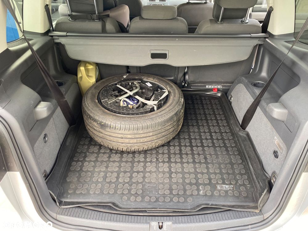 Volkswagen Touran 2.0 TDI DPF Comfortline - 8