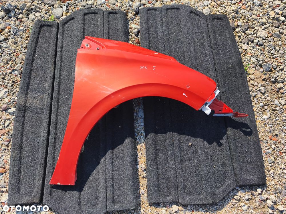 BŁOTNIK PRAWY PRZÓD PRZEDNI PEUGEOT 208 I - 1