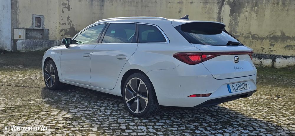 SEAT Leon 1.4 e-Hybrid Xcellence DSG - 4