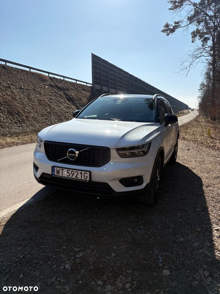 Volvo XC 40 T4 R-Design - 1