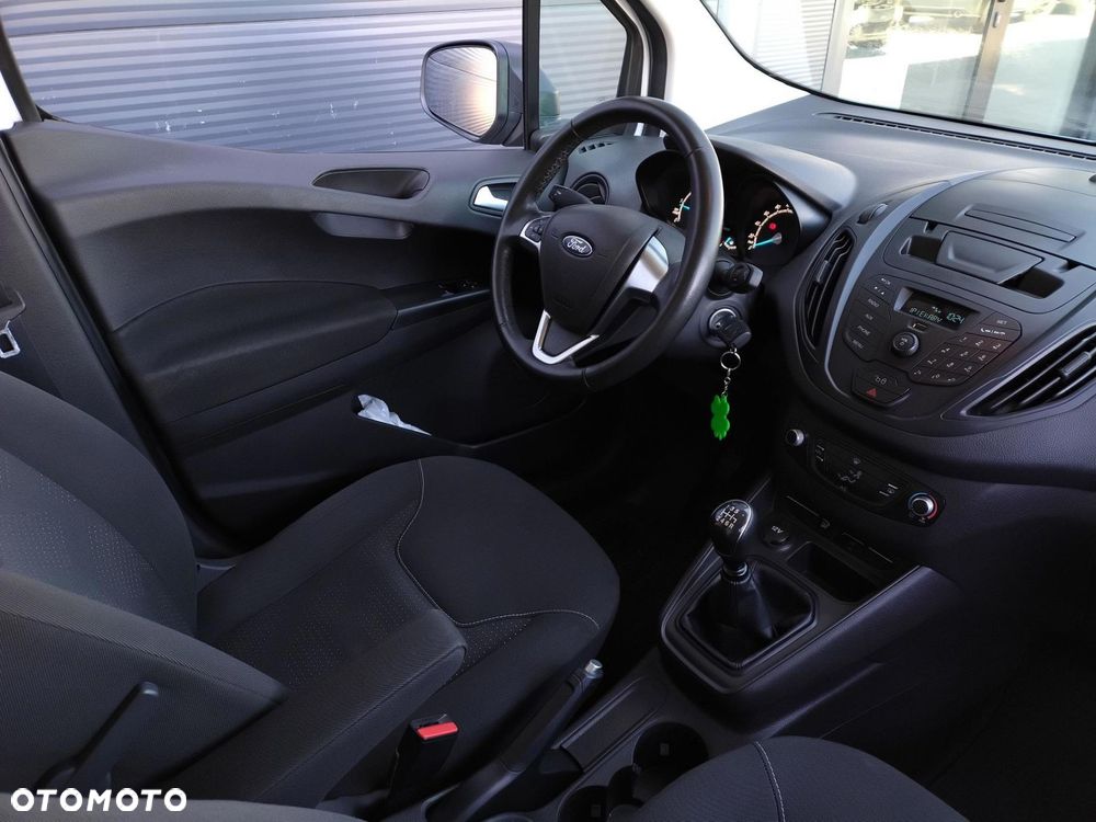 Ford Transit Courier - 23