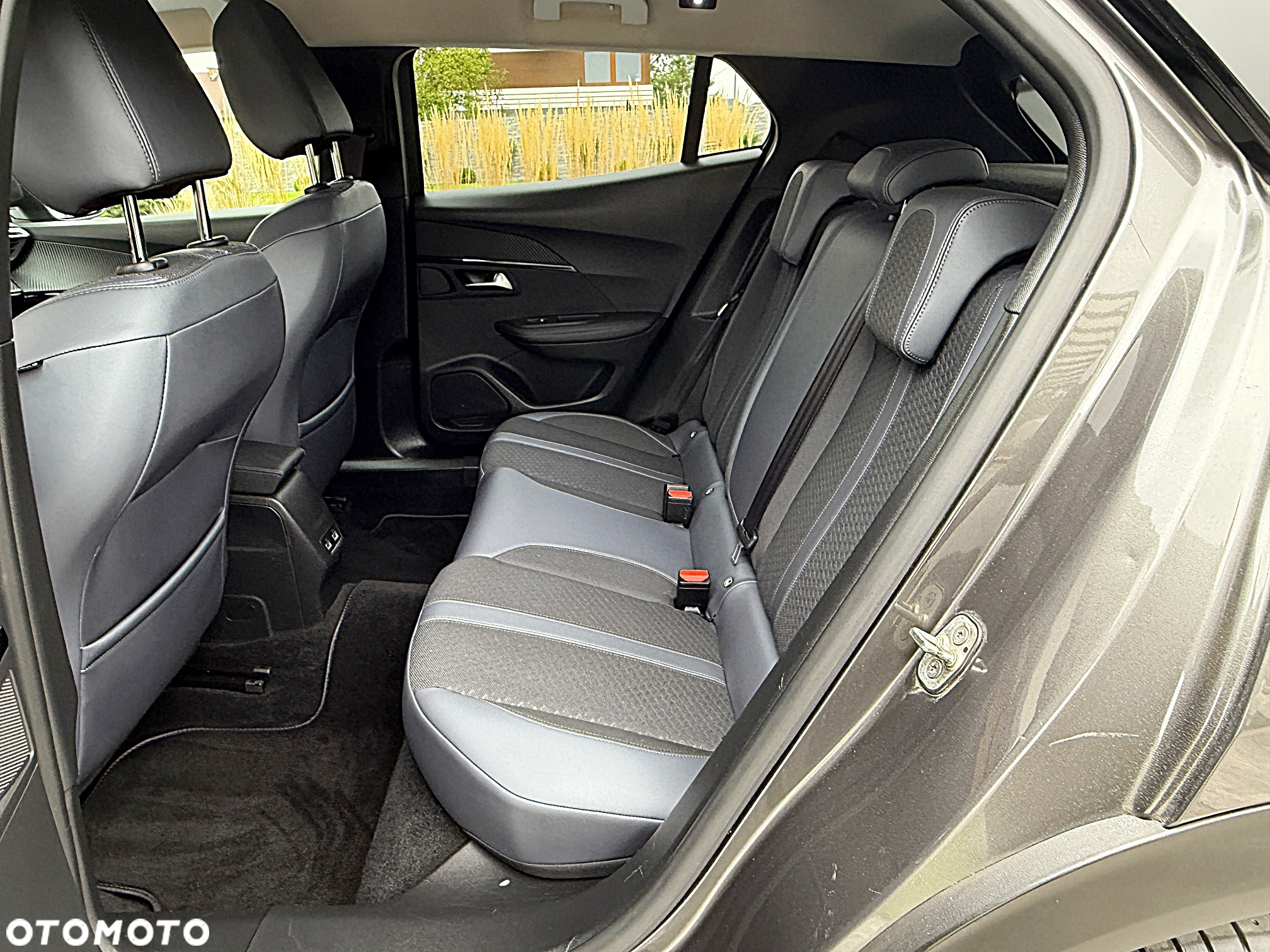 Peugeot 2008 1.5 BlueHDi Allure Pack S&S EAT8 - 17