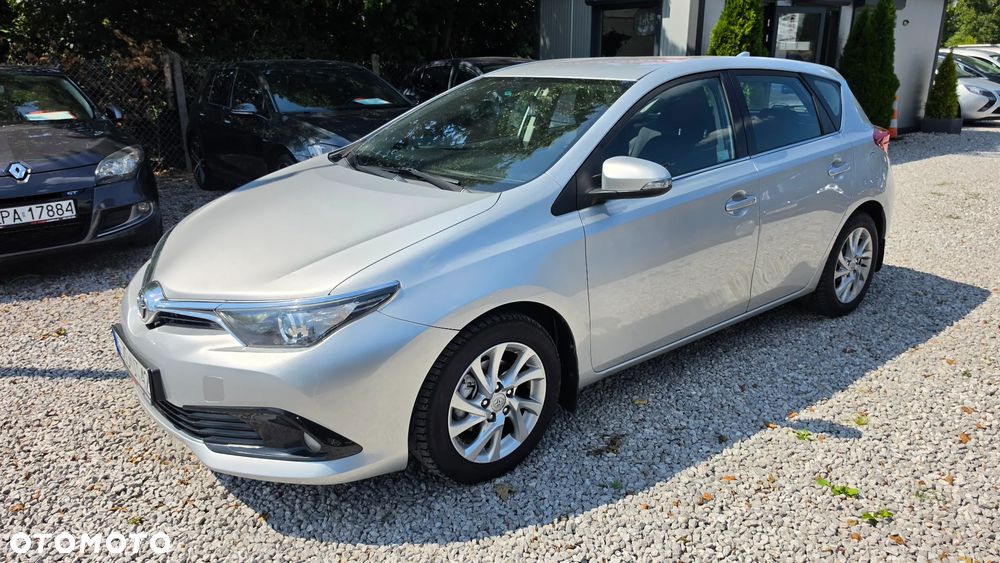 Toyota Auris 1.6 Dynamic - 3
