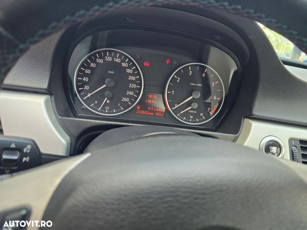 BMW Seria 3 318i - 4