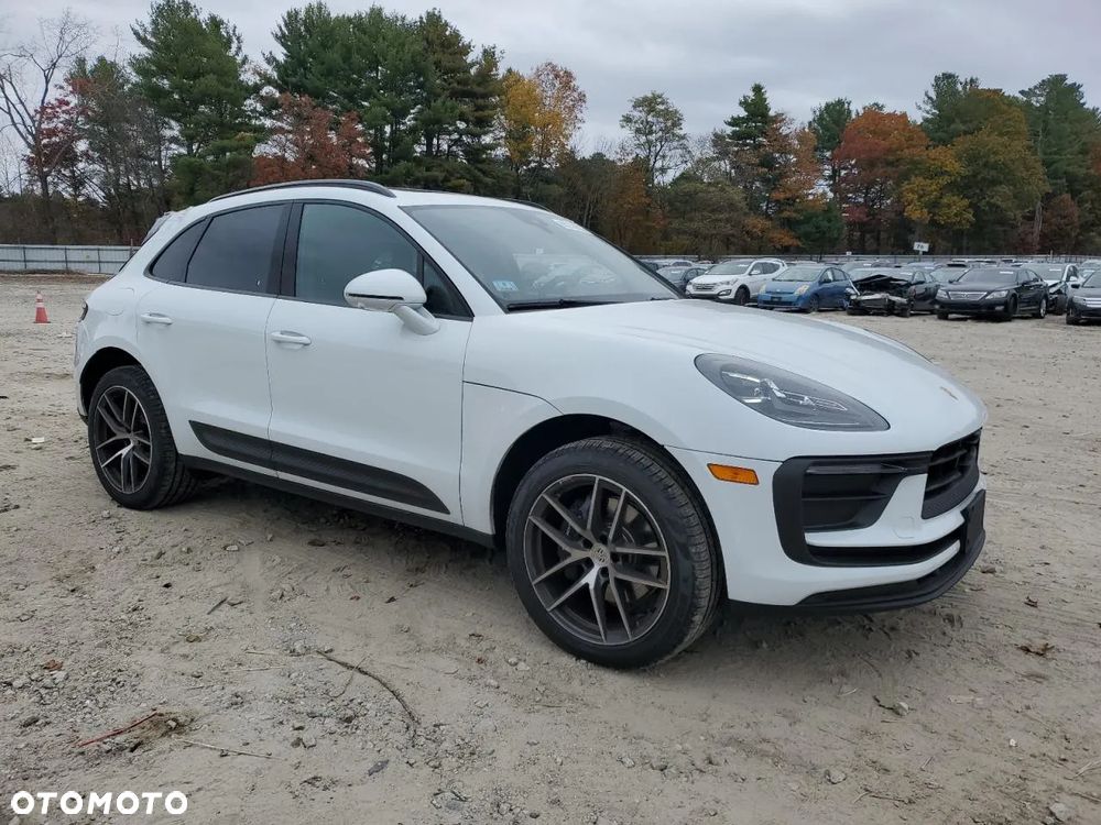 Porsche Macan - 1
