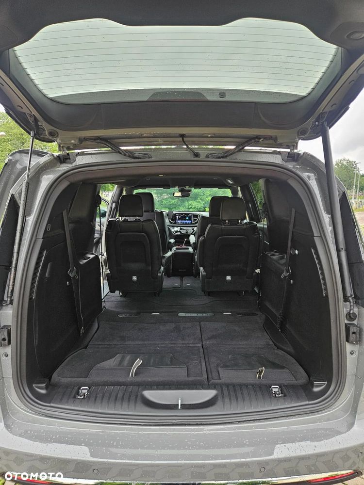Chrysler Pacifica - 10