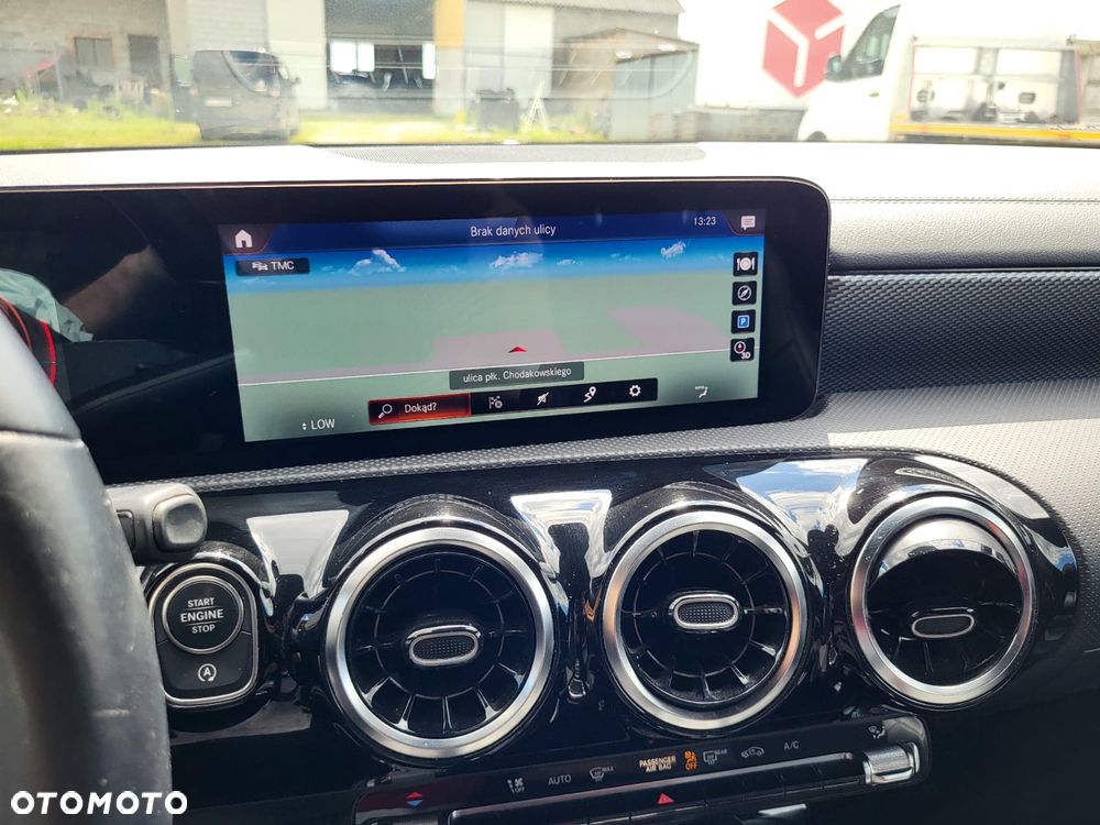 Mercedes-Benz CLA 180 7G-DCT Progressive Line Advanced - 25