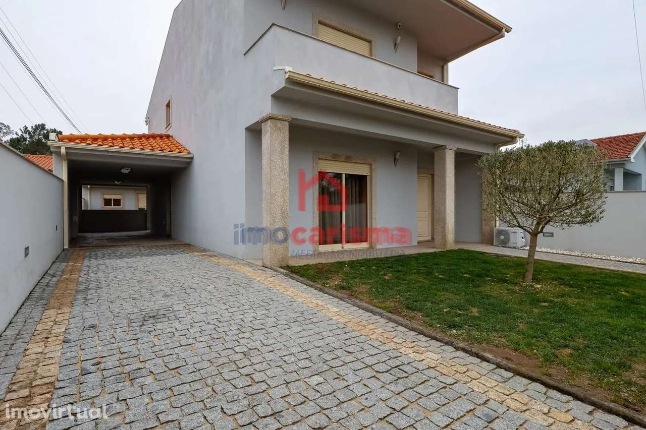 Moradia Individual T3 para Arrendamento em Landim, Vila Nova de Famali - Grande imagem: 2/24