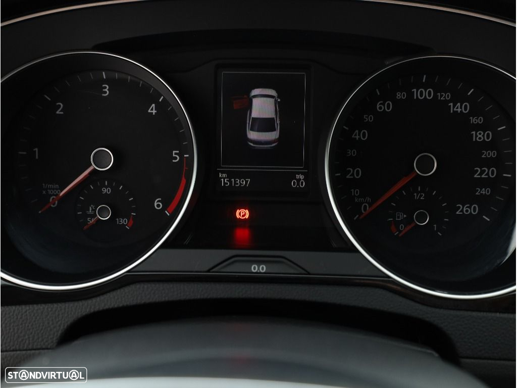 VW Passat 2.0 TDI Confortline - 22