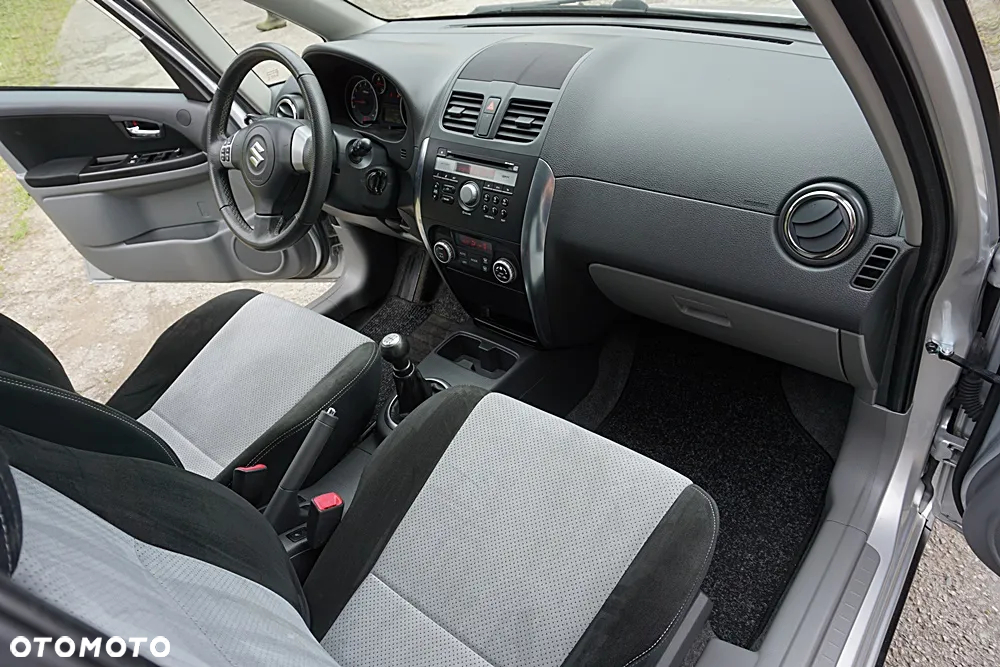 Suzuki SX4 1.6 Premium 4WD - 21