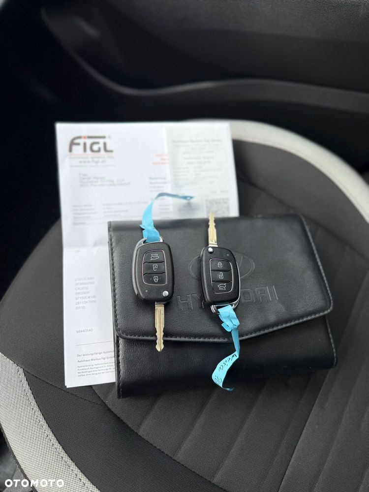 Hyundai i10 1.0 EDITION 30+ - 18