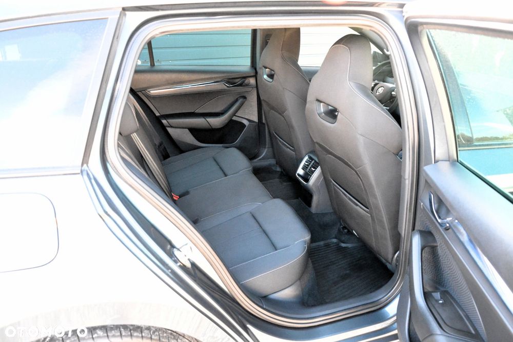 Skoda Octavia 2.0 TDI Style DSG - 34