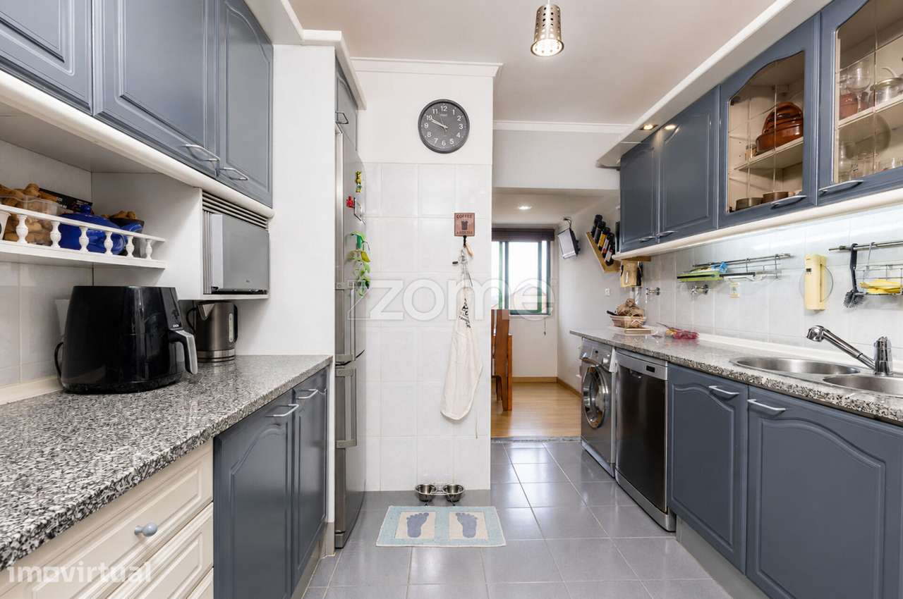 Apartamento T3, Rio de Mouro, junto ao FITARES Shopping - Grande imagem: 4/29