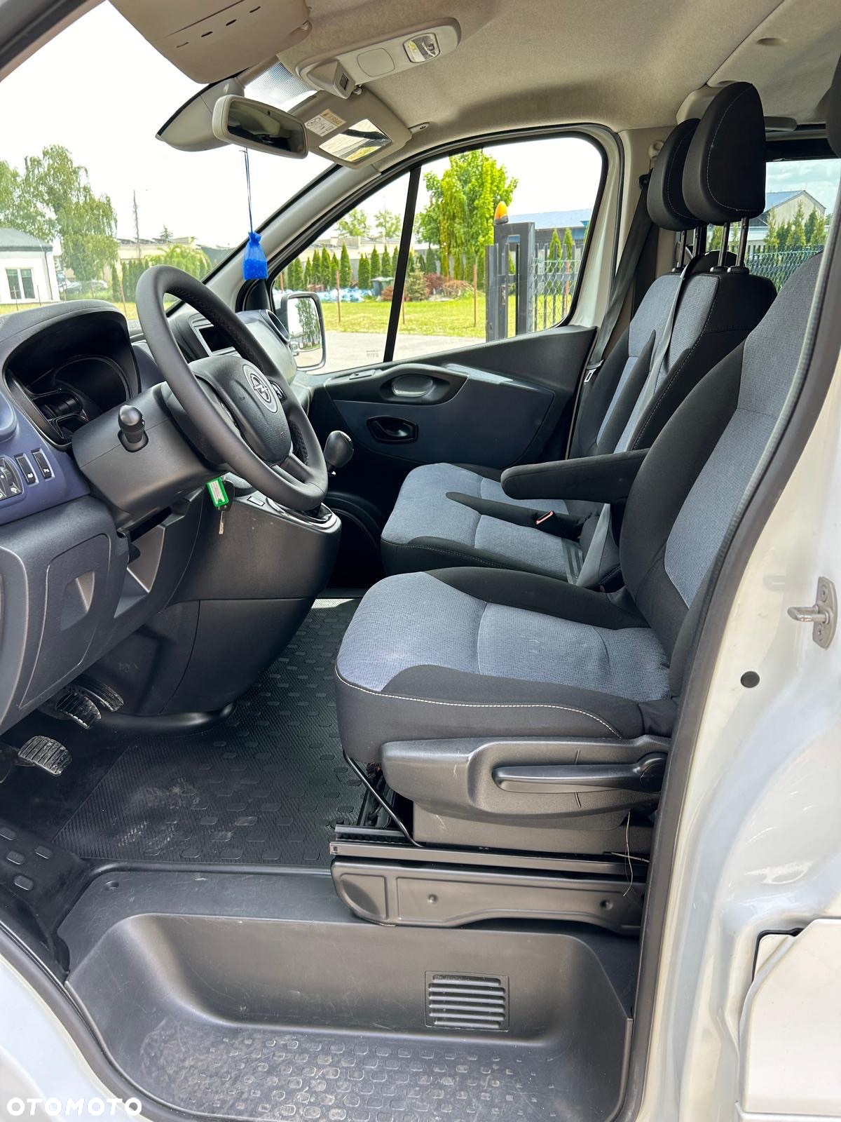 Opel Vivaro L2H1 2,9t Elegance Premium - 2