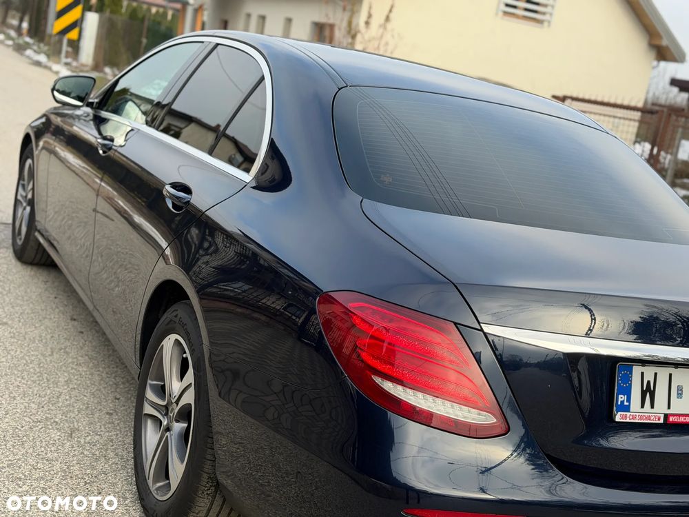 Mercedes-Benz Klasa E 220 d 4-Matic 9G-TRONIC - 39
