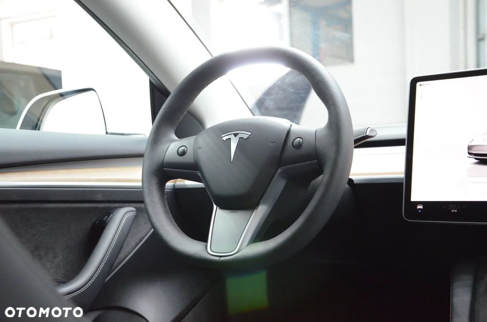 Tesla Model 3 Langstreckenbatterie Allradantrieb Dual Motor - 17