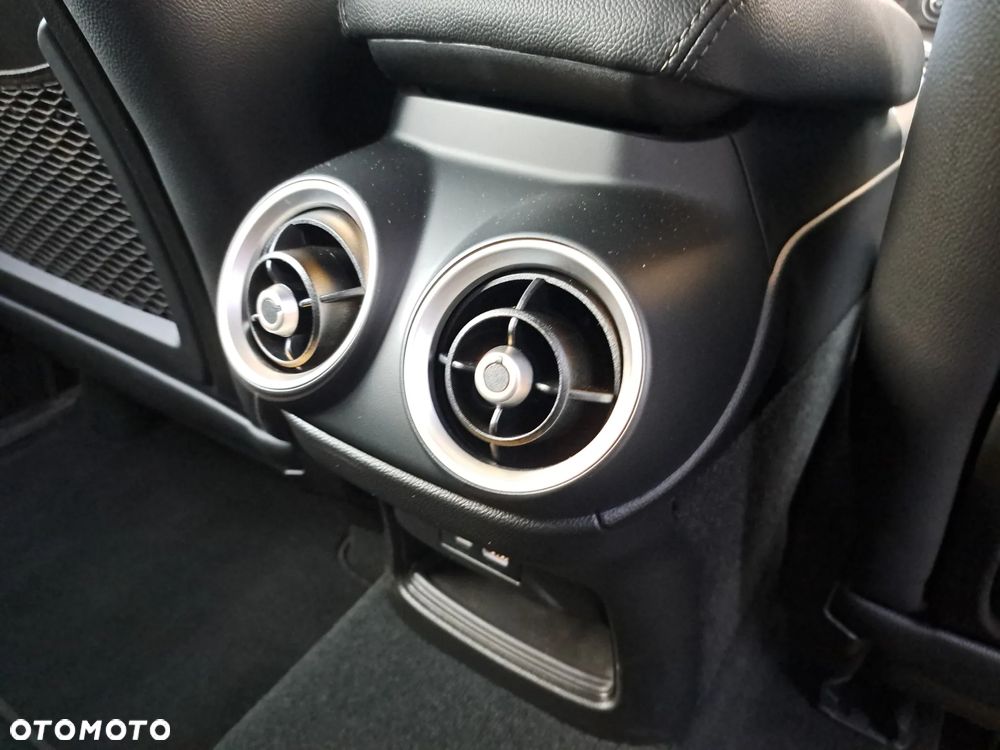 Alfa Romeo Stelvio - 17