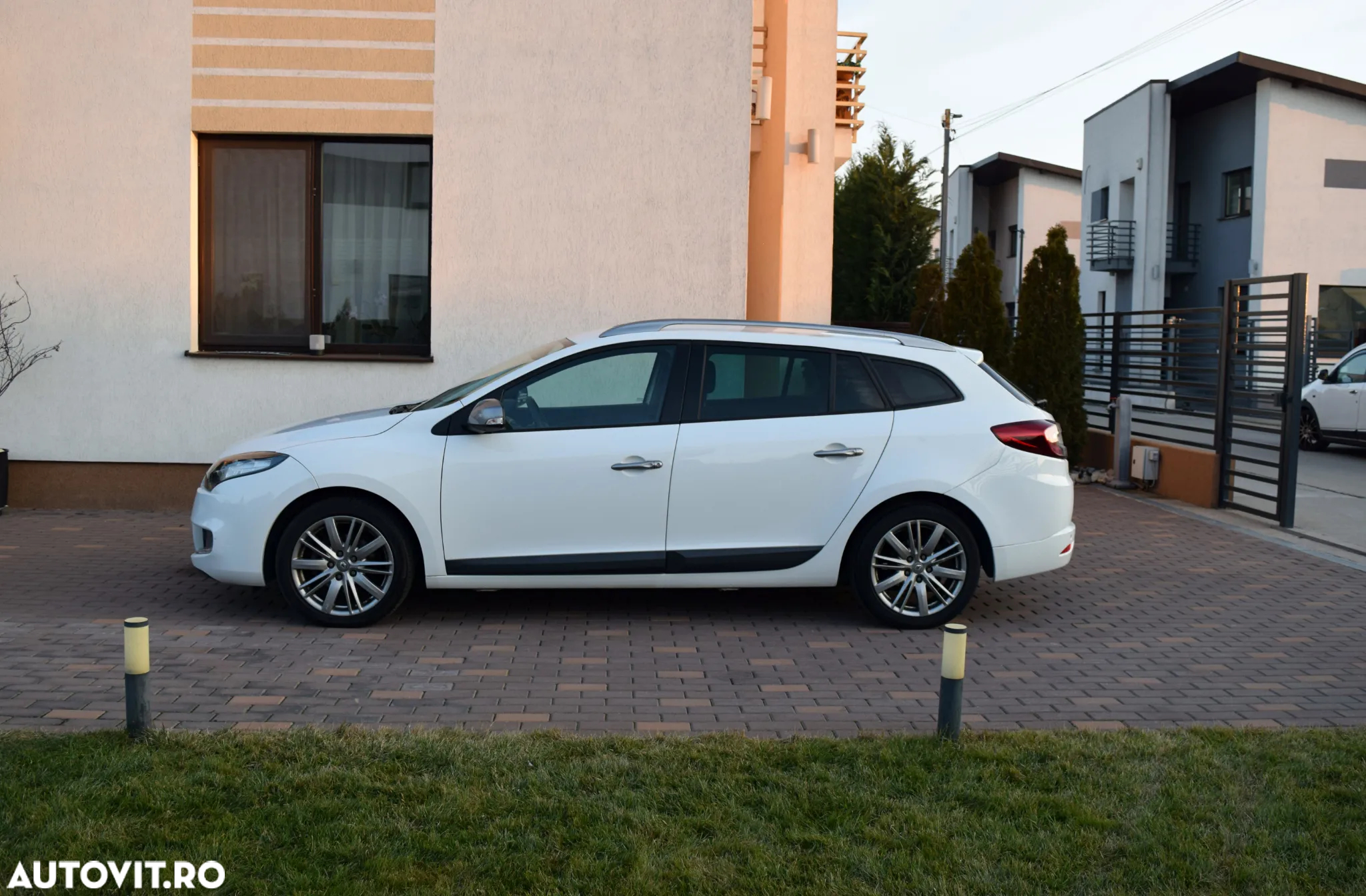 Renault Megane Grandtour ENERGY dCi 110 GT LINE - 4