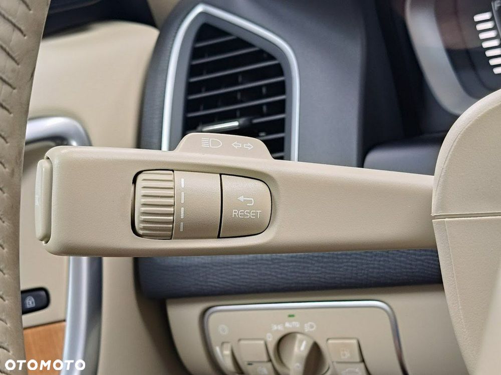 Volvo XC 60 D3 Geartronic Summum - 25