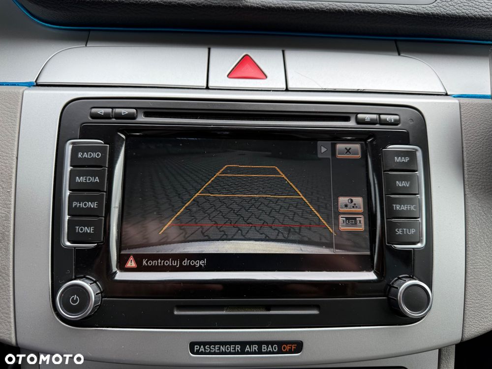 Volkswagen Passat 2.0 TDI DPF BlueMotion Technology Comfortline - 24