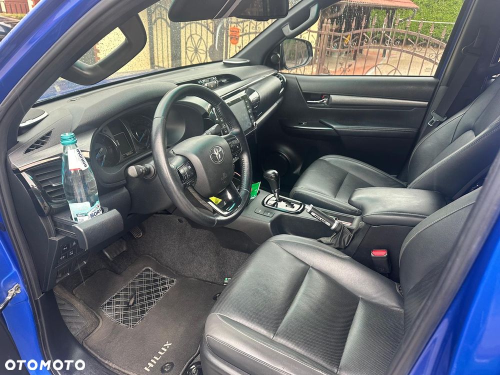 Toyota Hilux 2.8 D-4D Double Cab Invincible Sport 4x4 - 10