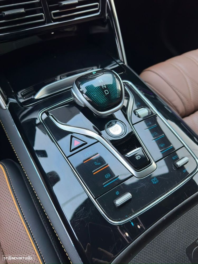 BYD Tang 86.4 kWh AWD Flagship - 17