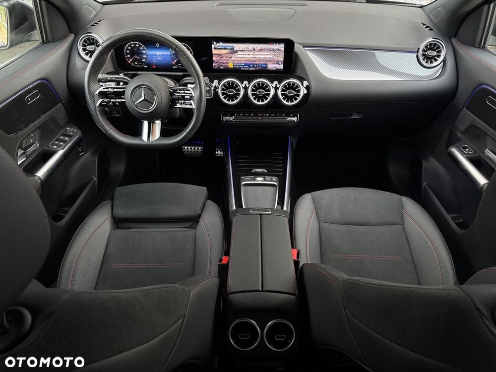 Mercedes-Benz GLA - 18