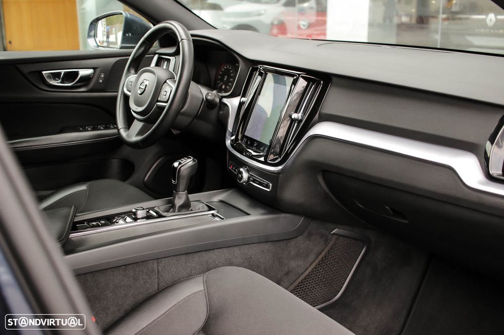 Volvo V60 D3 Momentum Pro - 7