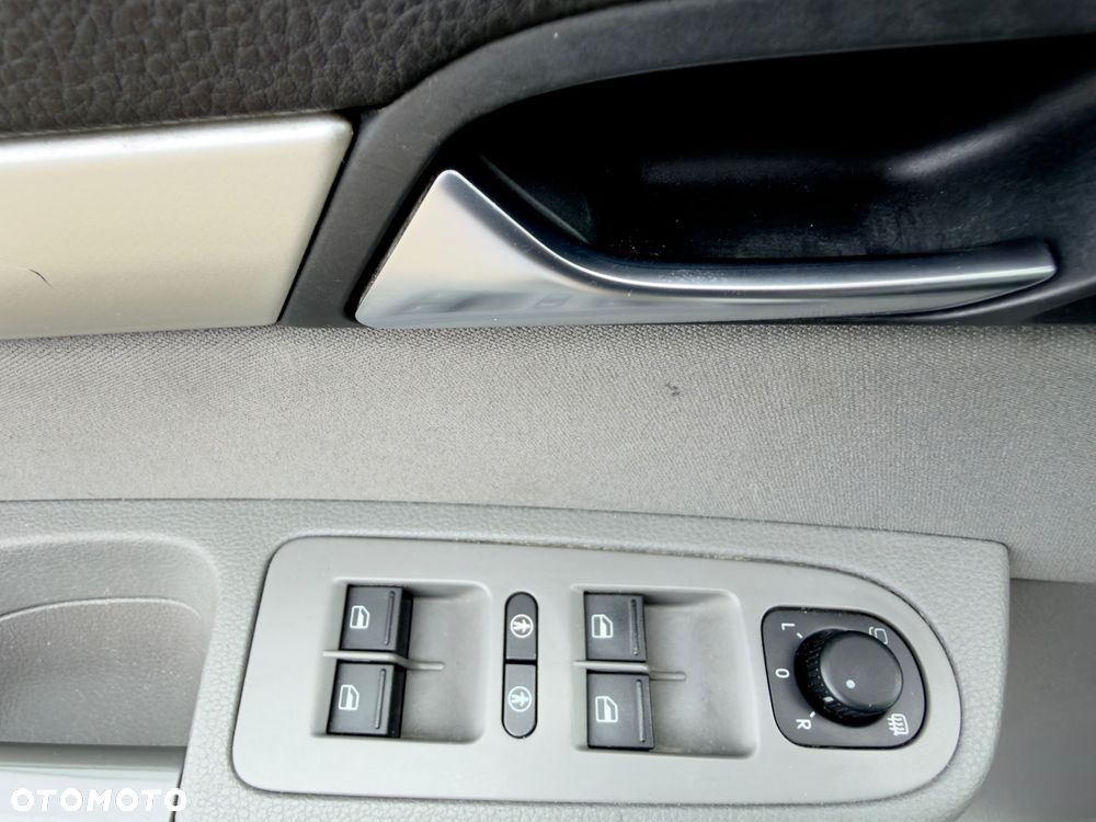 Seat Alhambra 2.0 TDI Reference DSG - 19