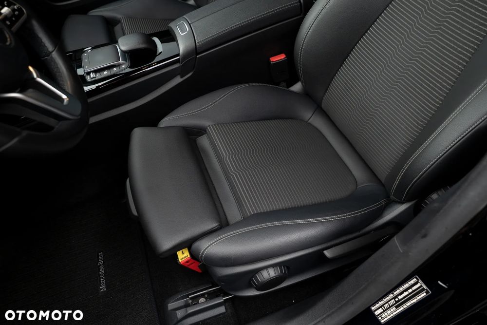 Mercedes-Benz Klasa A 180 Progressive 7G-DCT - 28