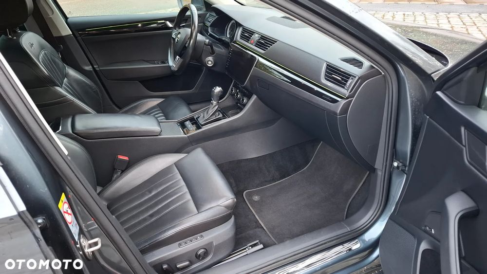 Skoda Superb 2.0 TDI 4x4 L&K DSG - 18