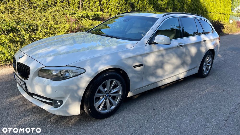 BMW Seria 5 525d Sport-Aut - 2