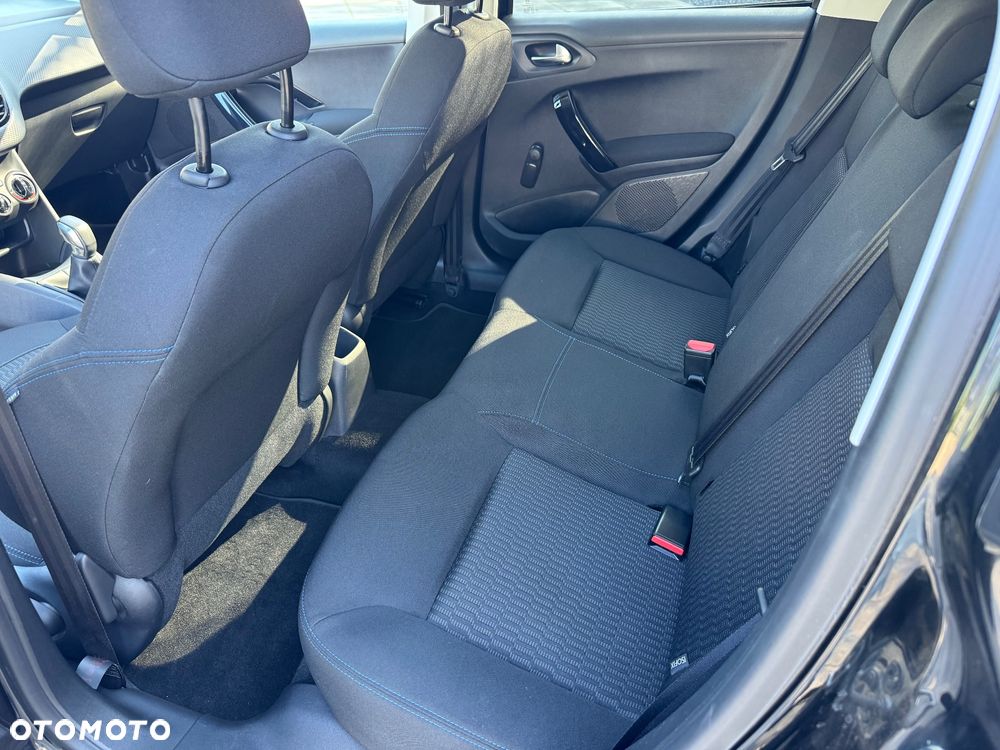 Peugeot 208 PureTech 82 Start & Stop Allure - 22