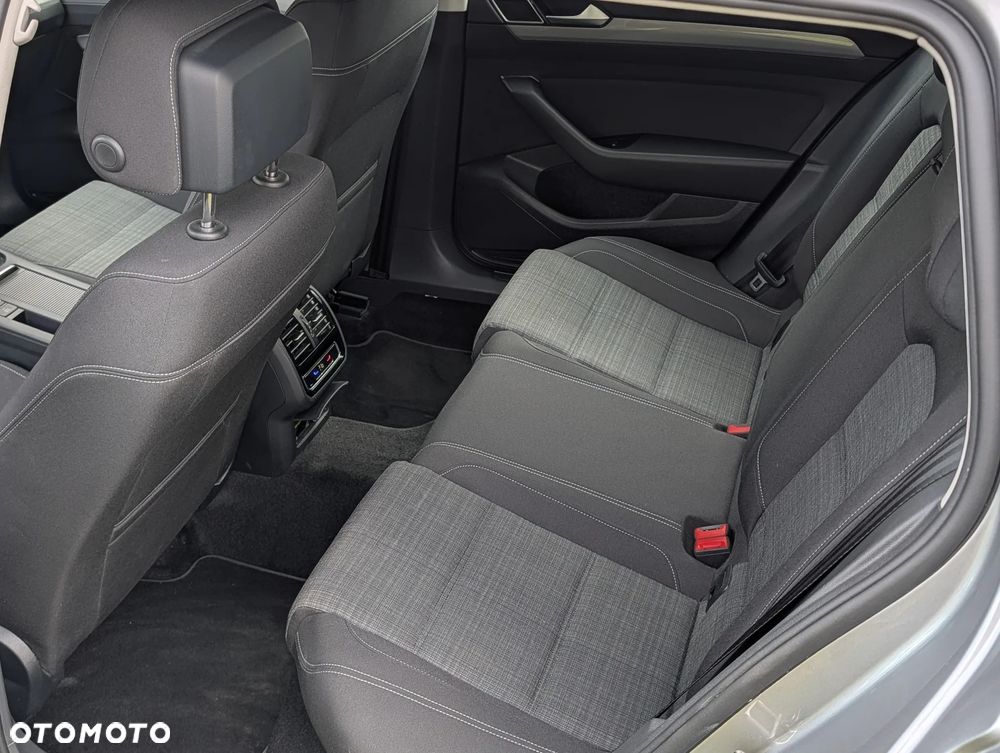 Volkswagen Passat 2.0 TDI BMT Comfortline - 16