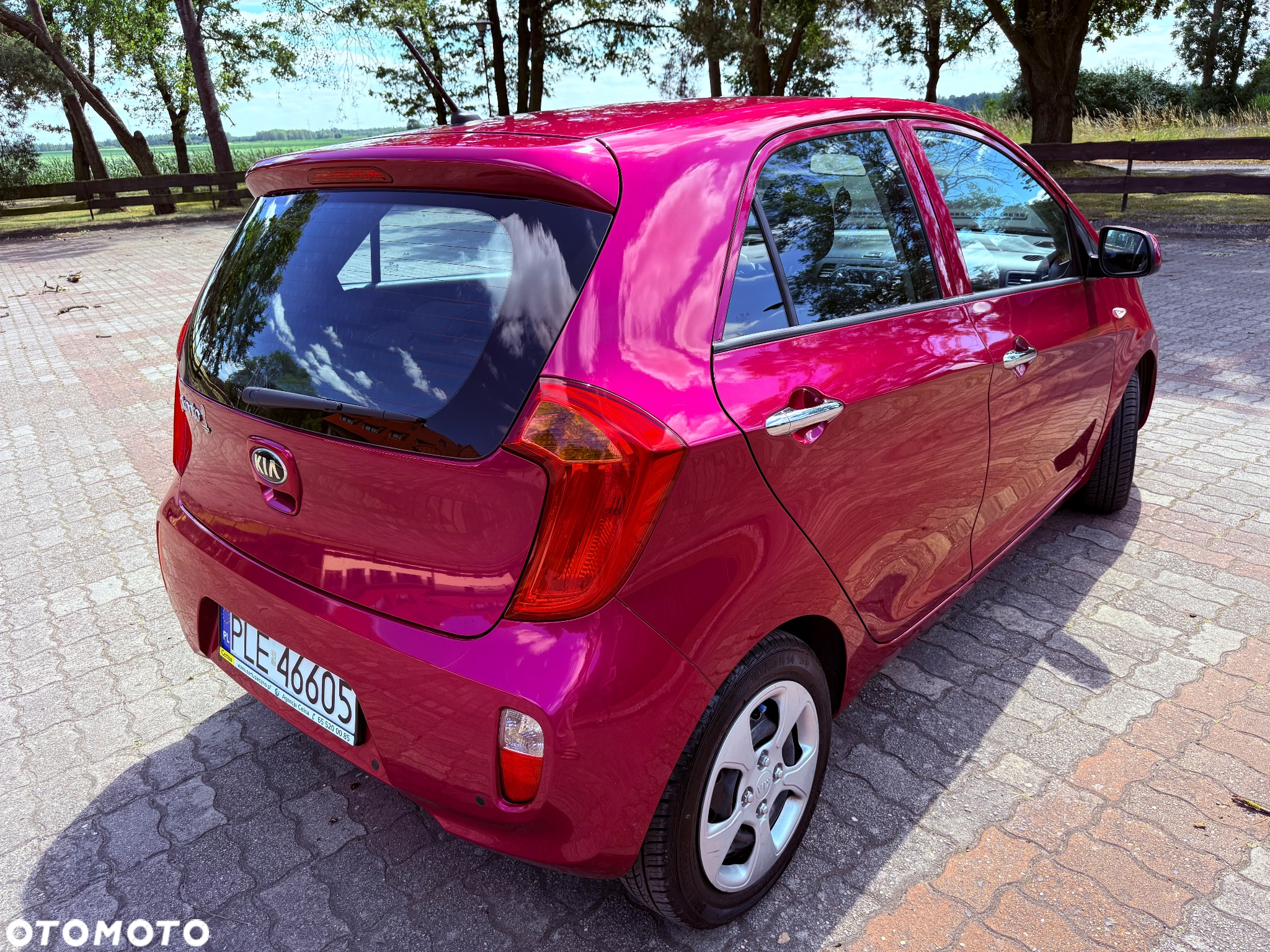 Kia Picanto 1.0 ISG Fifa World Cup Edition - 11