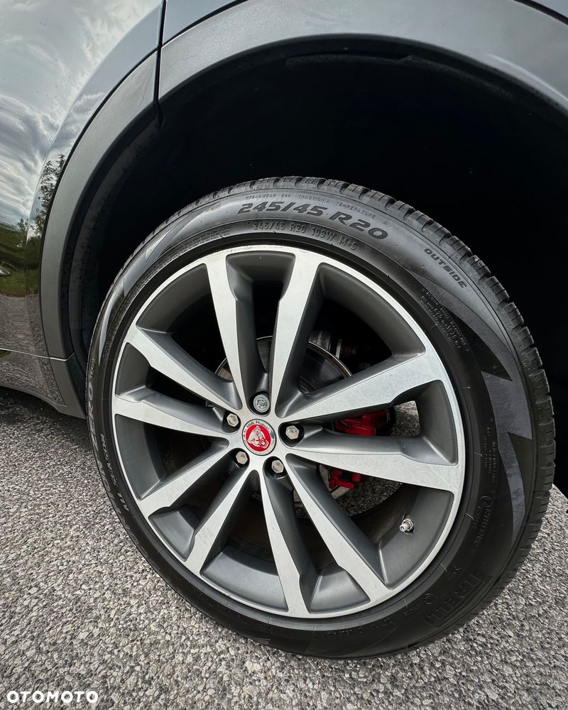 Jaguar E-Pace P300 AWD R-Dynamic S - 24